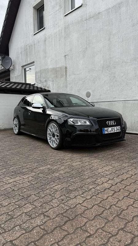 Schwarz Gebraucht 2012 Audi RS3 Sportback Sport Kleinwagen | 25.555 € (Guter Preis) - Bild 1/2