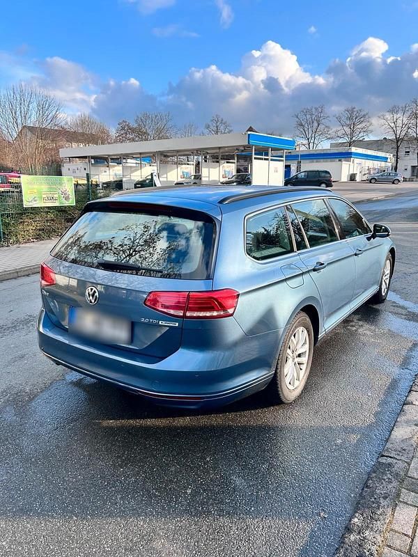 Gebraucht VW Passat 180 PS (132 kW) 2014 Blau Kombi