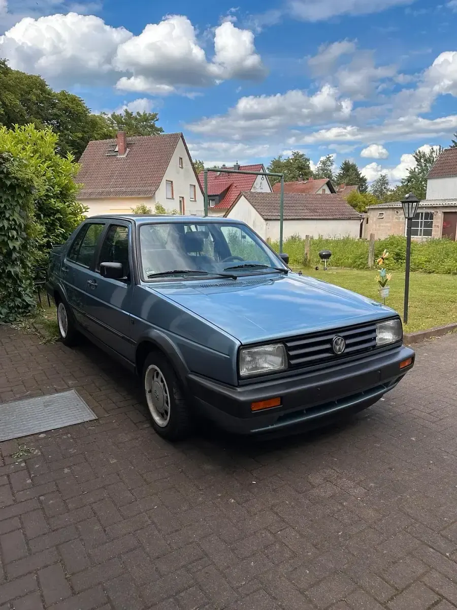 Gebraucht VW Jetta 90 PS (66 kW) 1990 Blau Limousine
