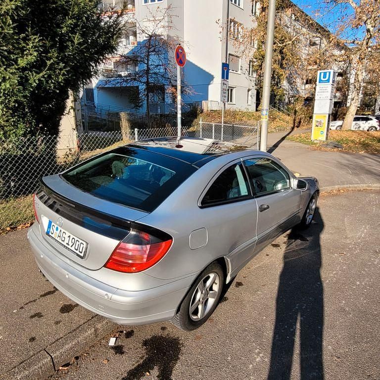 Gebraucht Mercedes C180 129 PS (94 kW) 2001 Silber Coupé