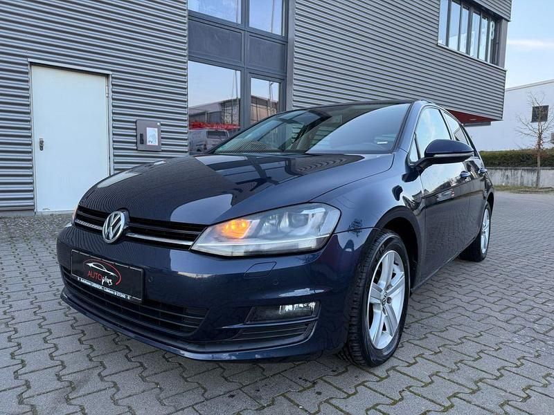 Blau Gebraucht 2014 VW Golf Comfortline Limousine | 7.999 € (Fairer Preis) - Bild 1/4