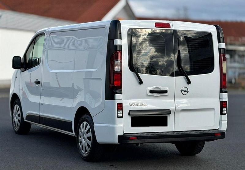 Gebraucht Opel Vivaro 125 PS (91 kW) 2018 Weiß Van / Kleinbus