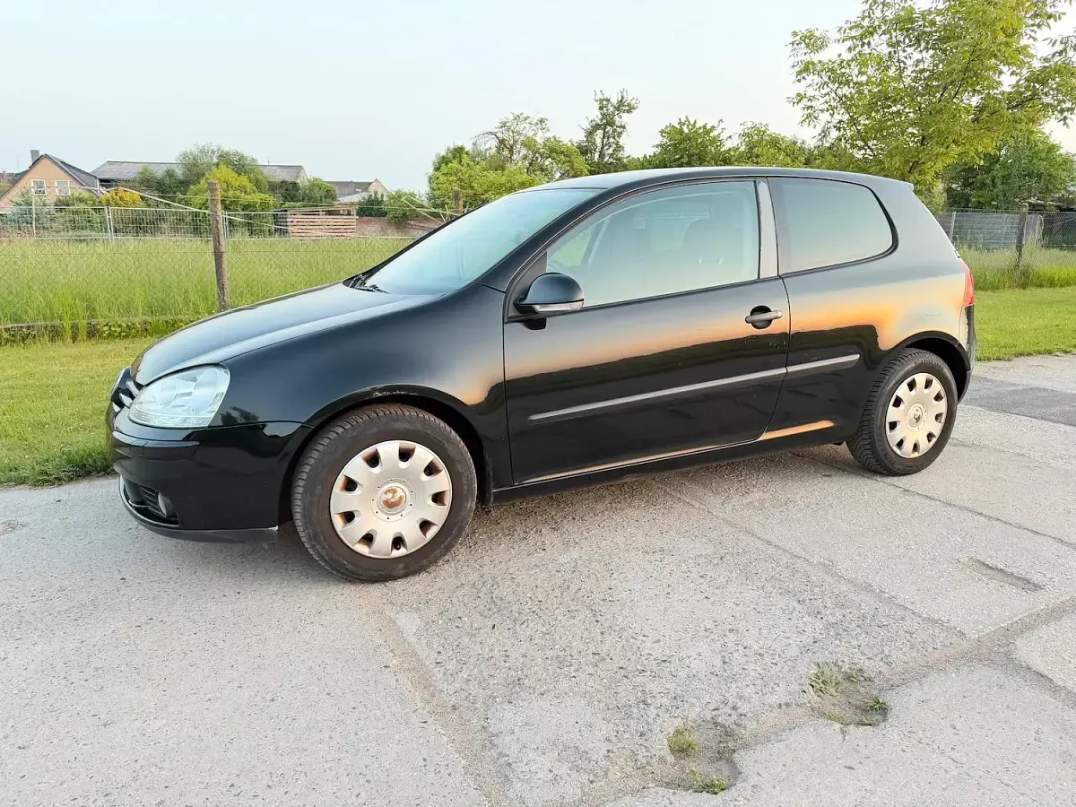Używany VW Golf 75 KM (55 kW) 2005 Czarny Coupe