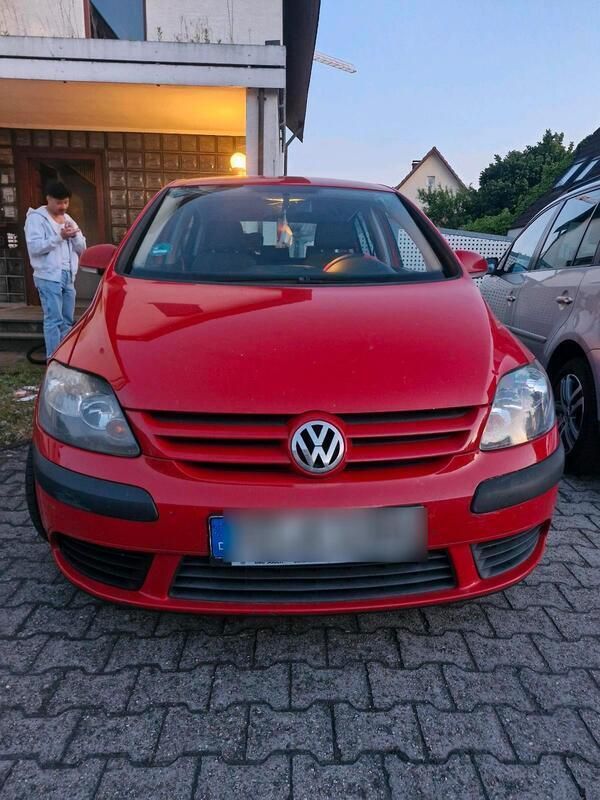 Rot Gebraucht 2006 VW Golf V Kleinwagen | 3.500 € (Guter Preis) - Bild 1/4