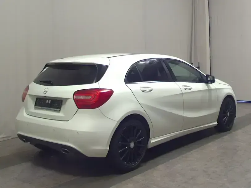 Gebraucht Mercedes A220 Urban 170 PS (125 kW) 2013 Calcitweiss unilack Limousine