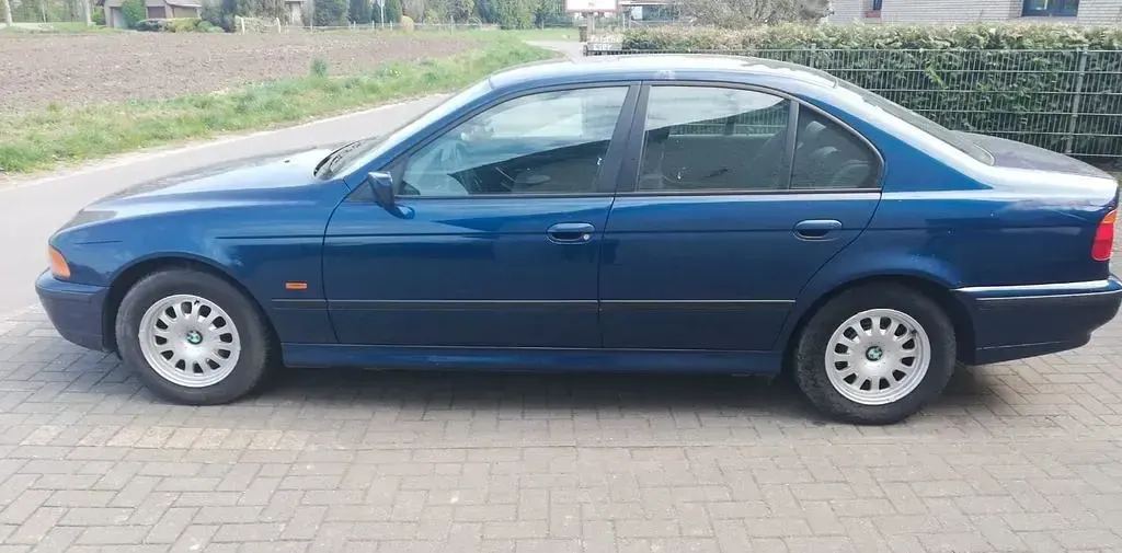 Używany BMW 520 150 KM (110 kW) 1997 Niebieski Sedan/Limuzyna