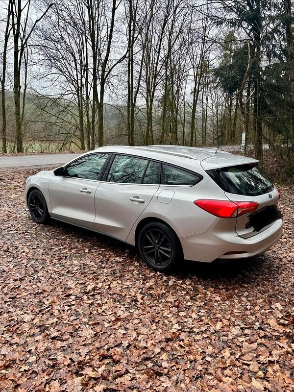 Gebraucht Ford Focus 125 PS (91 kW) 2019 Silber Kombi