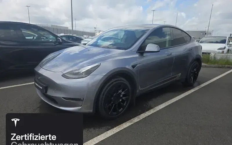 Gebraucht Tesla Model Y 273 kW (372 PS) 2023 Silber SUV