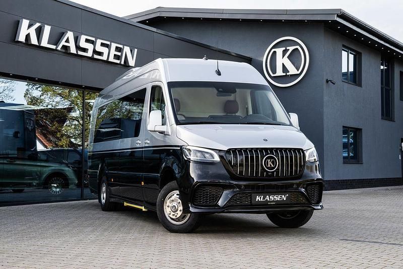 Neu Mercedes Sprinter Luxury 190 PS (139 kW) 2025 Schwarz Van