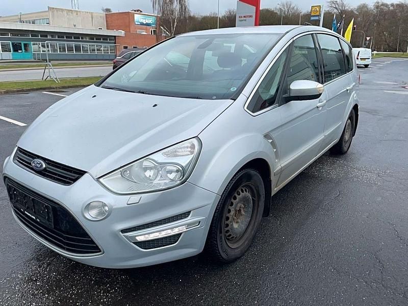 Gebraucht Ford S-MAX Titanium 163 PS (119 kW) 2012 Silber Van / Kleinbus