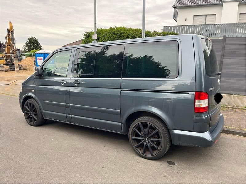 Grau Gebraucht 2006 VW T5 Highline Van | 7.500 € (Superpreis) - Bild 1/4
