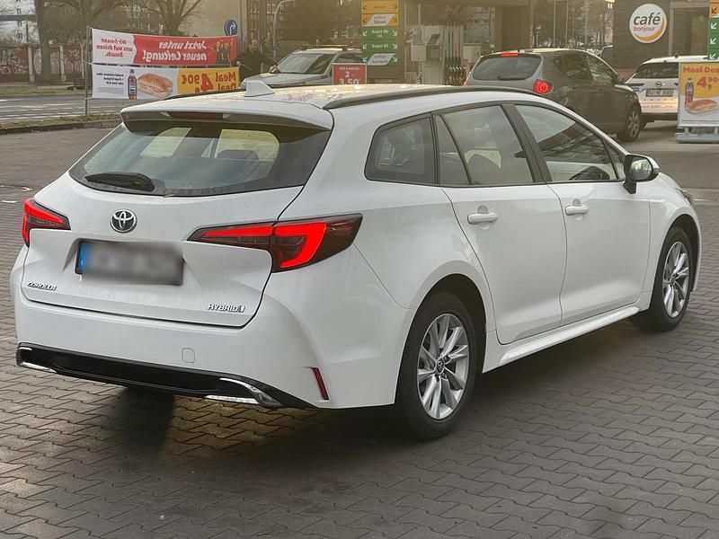 Gebraucht Toyota Corolla 152 PS (111 kW) 2024 Weiß Kombi
