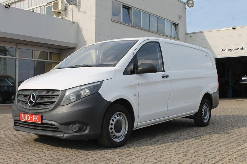 Weiß Gebraucht 2017 Mercedes Vito Van | 9.900 € (Guter Preis) - Bild 1/4