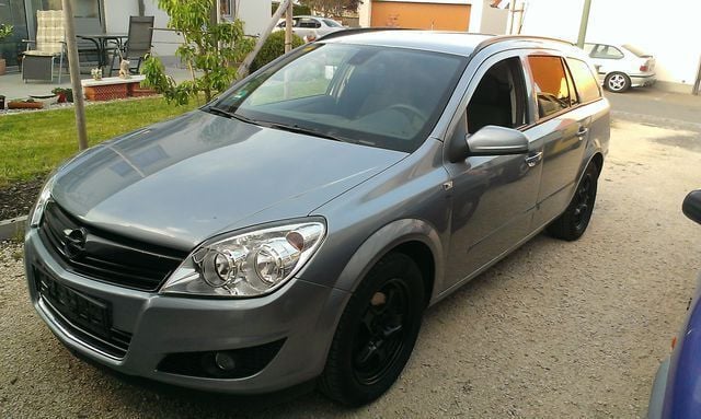 Gebraucht Opel Astra 158 PS (116 kW) 2008 Grau metallic Kombi