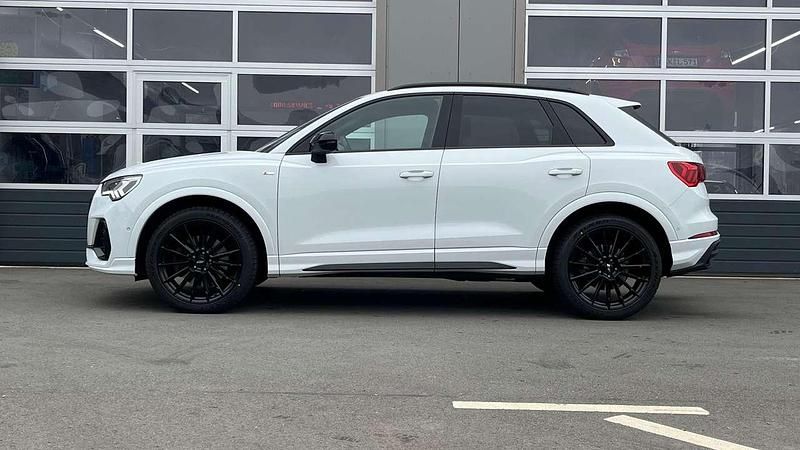 Gebraucht Audi Q3 S-Line 190 PS (139 kW) 2024 Gletscherweiß metallic SUV