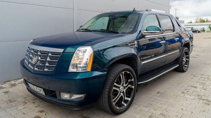 Grün Gebraucht 2007 Cadillac Escalade SUV | 36.900 € - Bild 1/4