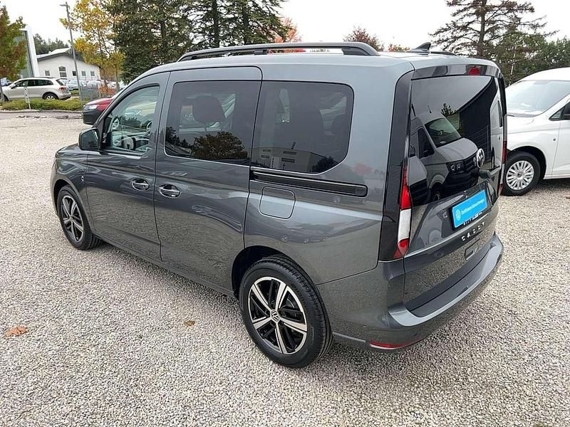 Gebraucht VW Caddy Life 116 PS (85 kW) 2024 Indiumgrau Van / Kleinbus