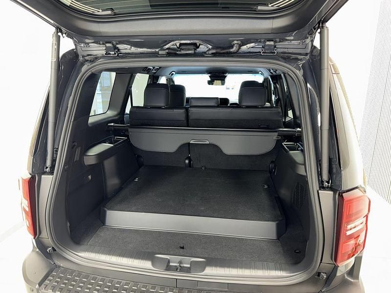 Neu Toyota Land Cruiser Executive 205 PS (150 kW) 2026 Grau SUV