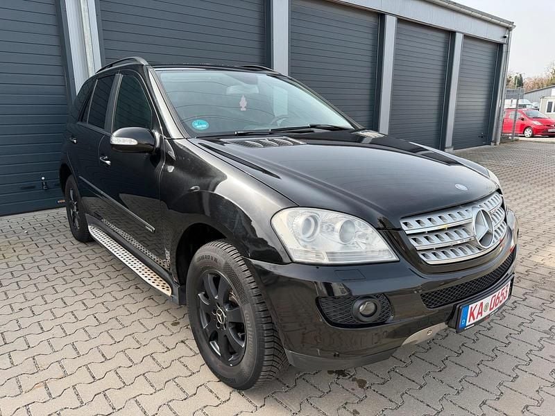 Gebraucht Mercedes ML320 224 PS (164 kW) 2008 Schwarz SUV