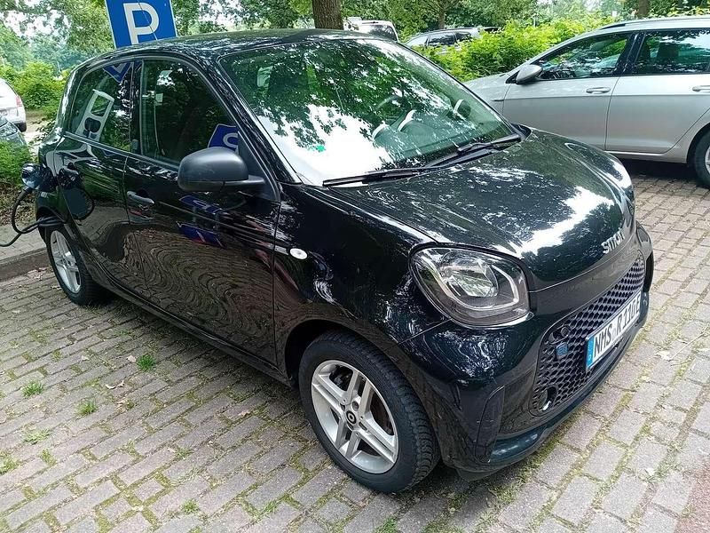 Schwarz Gebraucht 2020 Smart ForFour Electric Drive Kleinwagen | 6.899 € (Guter Preis) - Bild 1/4