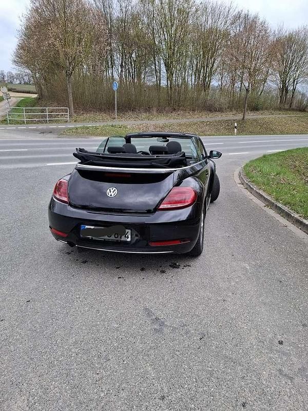 Gebraucht VW Beetle Design 105 PS (77 kW) 2018 Schwarz Kleinwagen