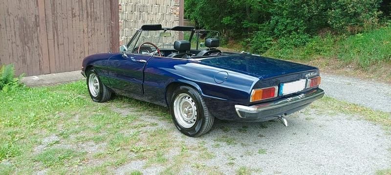 Gebraucht Alfa Romeo Spider 131 PS (96 kW) 1976 Blau Cabrio