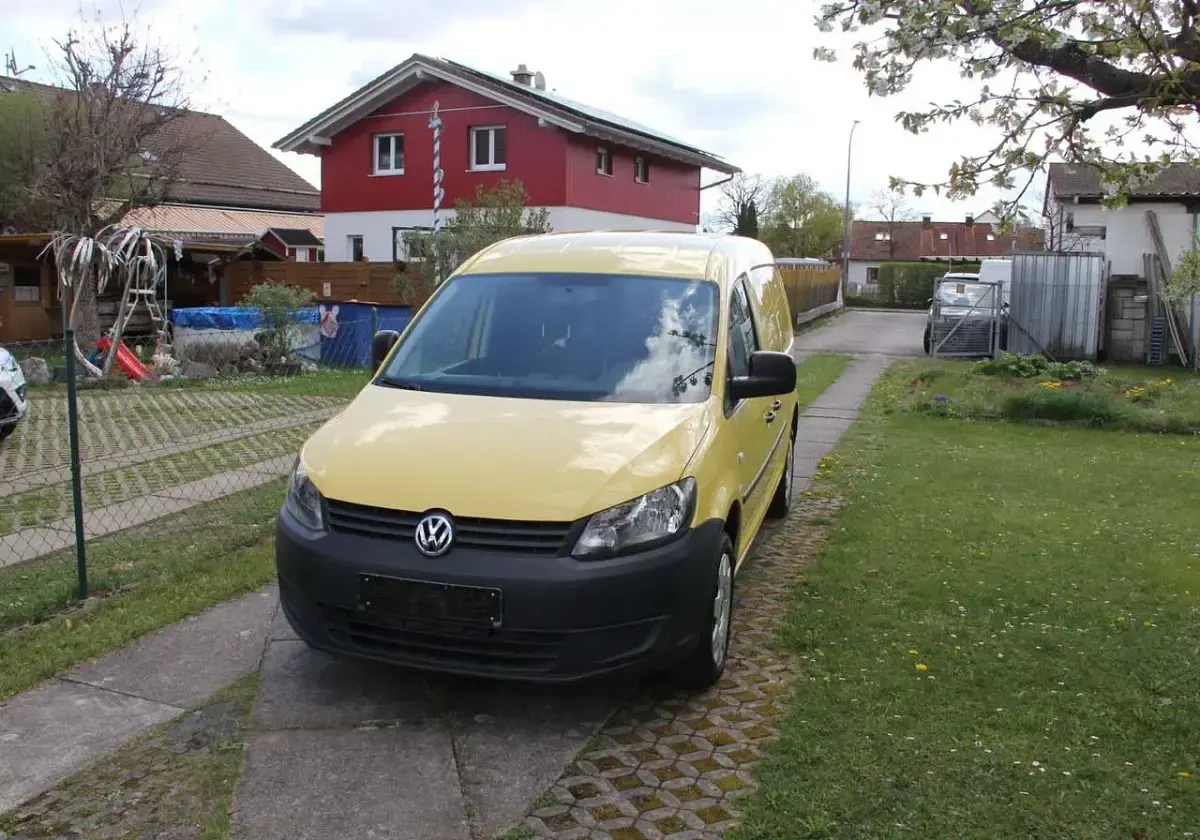 Second-hand VW Caddy Maxi 110 CP (80 kW) 2015 Galben Monovolum