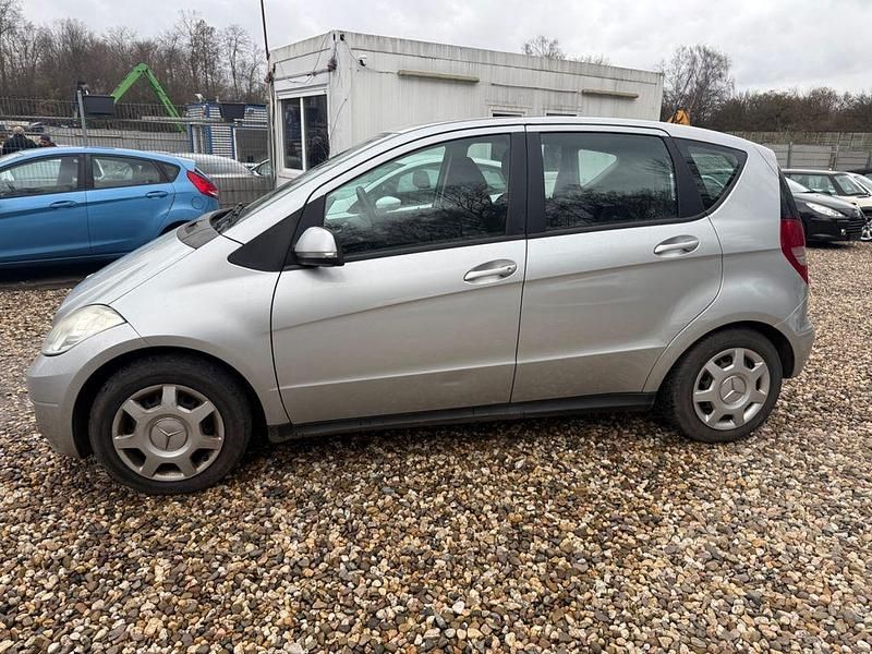 Gebraucht Mercedes A180 Avantgarde 109 PS (80 kW) 2010 Grau Van / Kleinbus