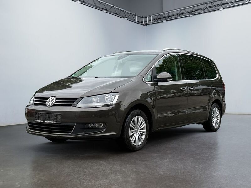 Black oak brown metallic Gebraucht 2018 VW Sharan Join Van / Kleinbus | 23.900 € (Fairer Preis) - Bild 1/4