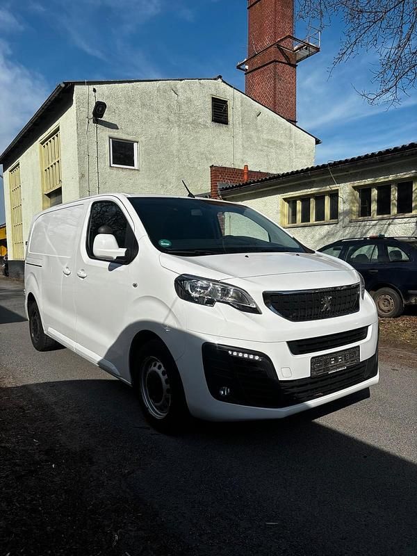 Gebraucht Peugeot Expert Premium 122 PS (89 kW) 2019 Weiß Van