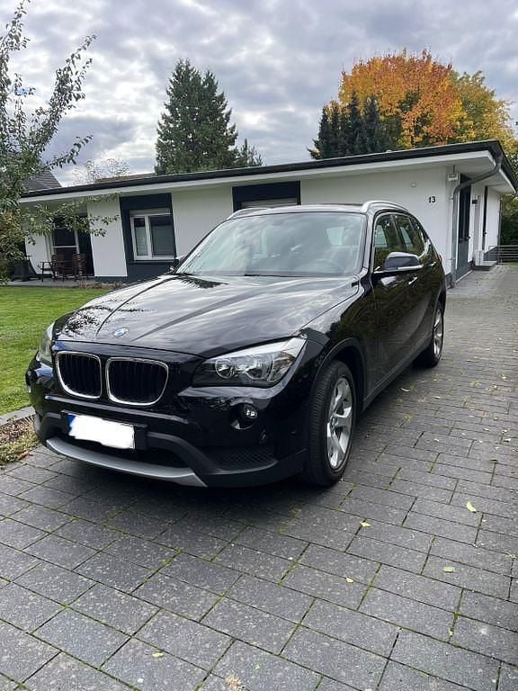 Schwarz Gebraucht 2013 BMW X1 SUV | 8.499 € (Superpreis) - Bild 1/4