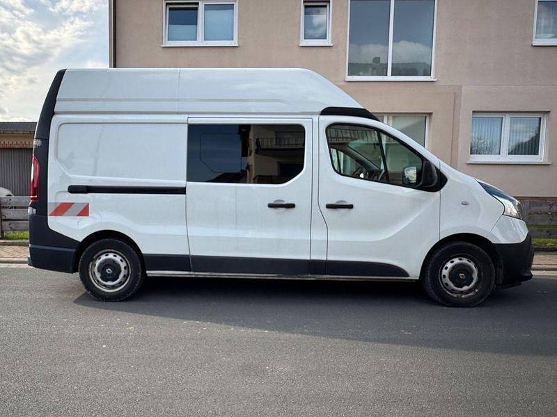 Gebraucht Renault Trafic Komfort 125 PS (91 kW) 2018 Weiß Van / Kleinbus