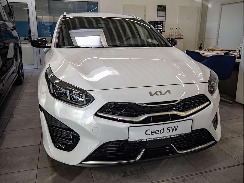 Neu Kia Ceed 140 PS (102 kW) 2026 Penta metal Kleinwagen