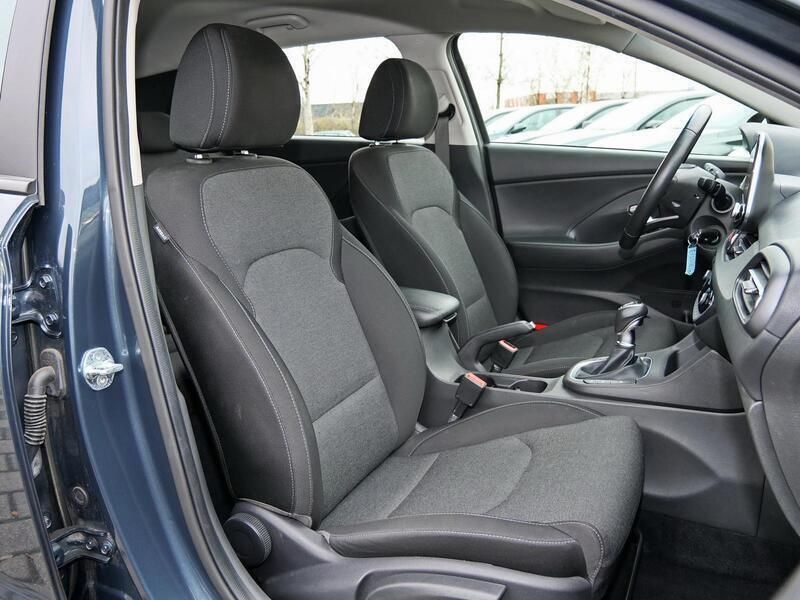 Gebraucht Hyundai i30 Trend 120 PS (88 kW) 2022 Teal blue Limousine
