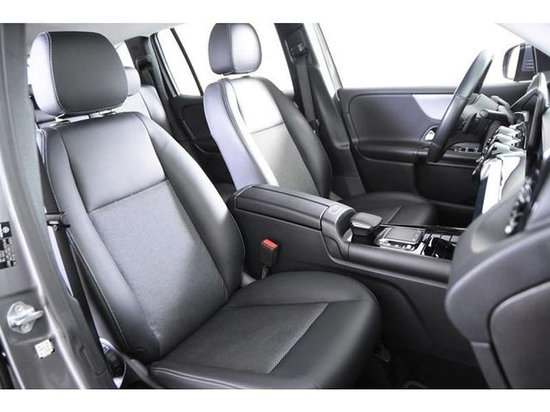 Gebraucht Mercedes GLB200 163 PS (119 kW) 2021 Grau (metallic) SUV