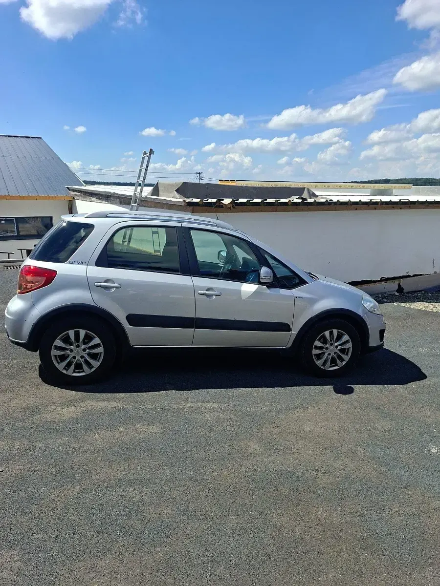 Gebraucht Suzuki SX4 120 PS (88 kW) 2015 Silber Limousine