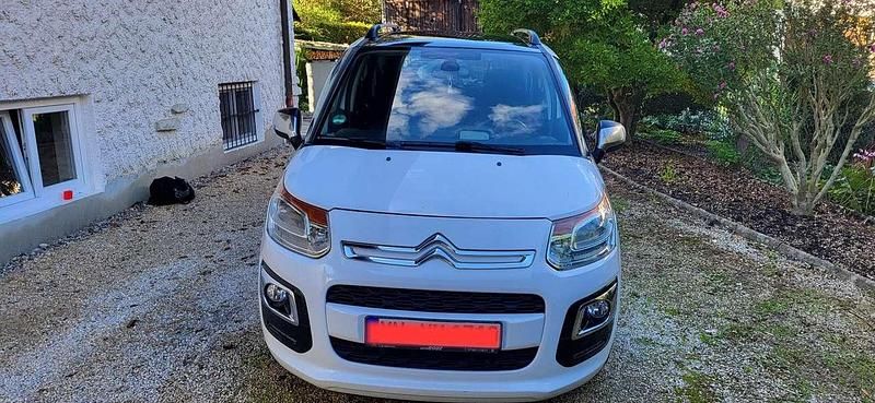 Weiß Gebraucht 2016 Citroën C3 Picasso PureTech Van / Kleinbus | 4.000 € (Fairer Preis) - Bild 1/4