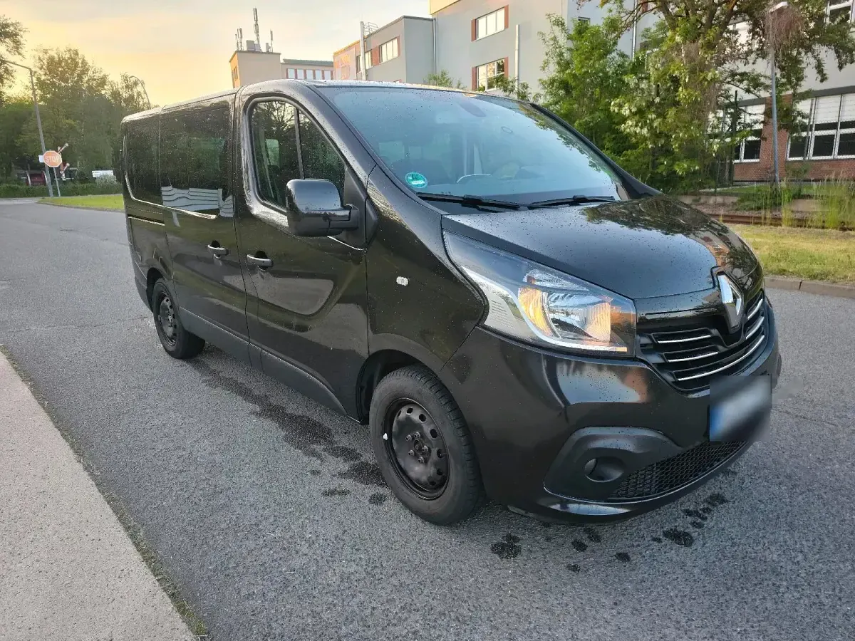 Gebraucht Renault Trafic 125 PS (91 kW) 2016 Schwarz Van / Kleinbus