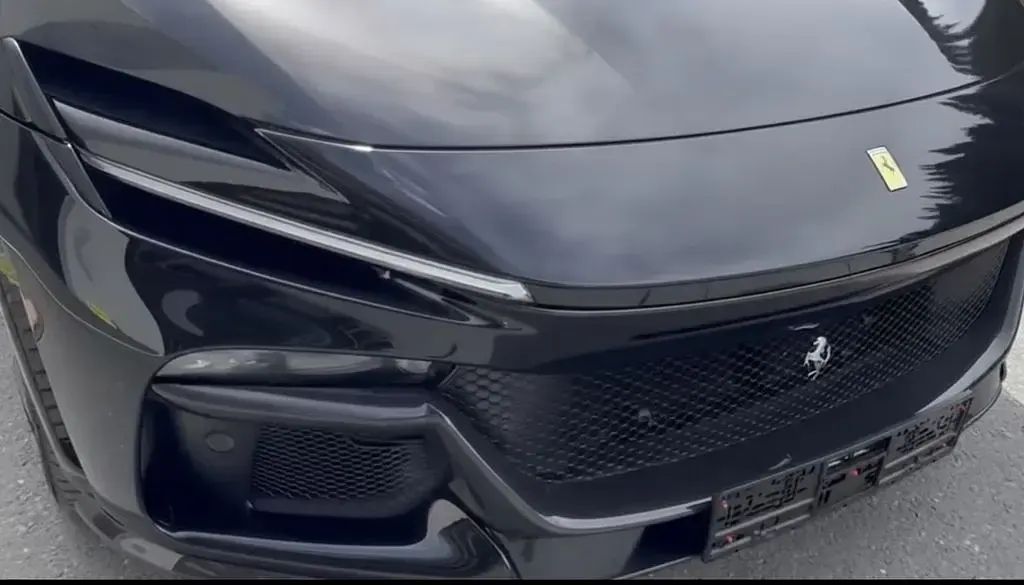 Neu Ferrari Purosangue 719 PS (528 kW) 2026 Schwarz SUV