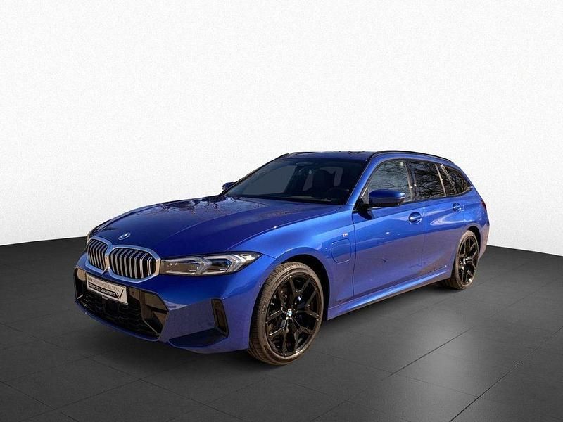 Gebraucht BMW 330e Shadowline 292 PS (214 kW) 2025 Portimao blau (blau) Kombi