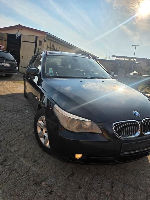 Gebraucht BMW 525 218 PS (160 kW) 2007 Schwarz Kombi
