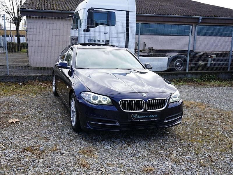Gebraucht BMW 530 258 PS (189 kW) 2015 Imperialblau brillanteffekt Limousine