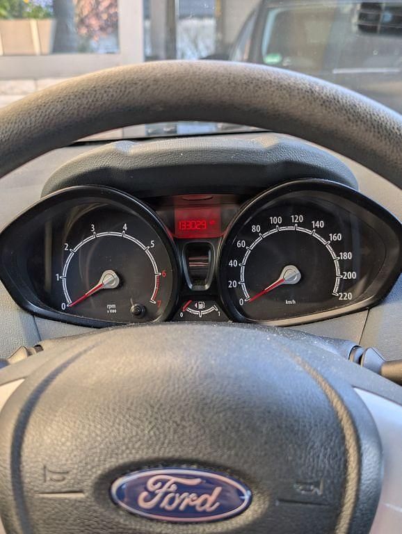 Gebraucht Ford Fiesta Trend 82 PS (60 kW) 2010 Schwarz Kleinwagen