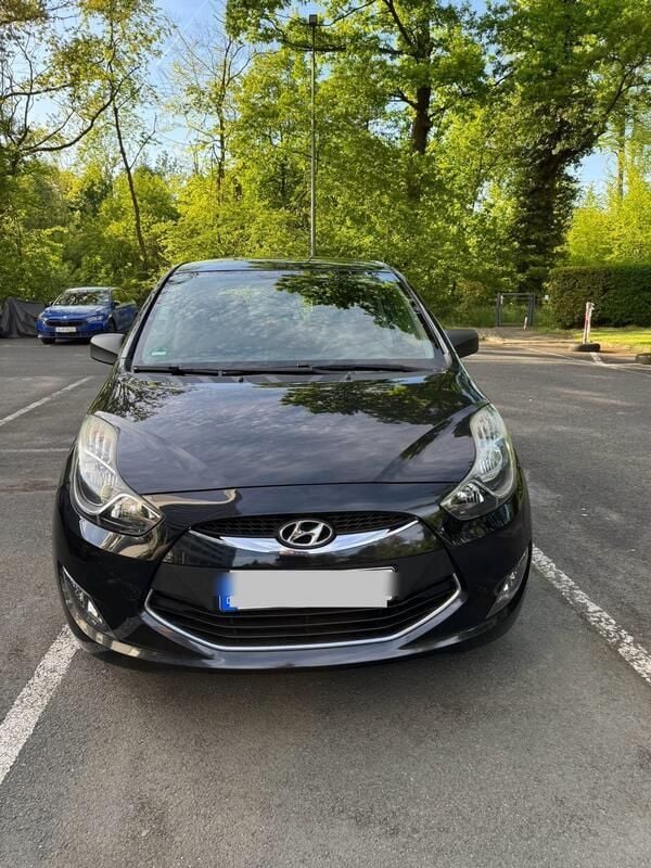 Schwarz Gebraucht 2011 Hyundai ix20 Van / Kleinbus | 4.600 € (Guter Preis) - Bild 1/4