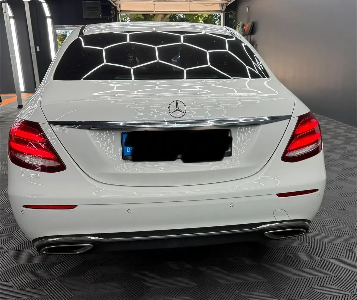 Gebraucht Mercedes E200 184 PS (135 kW) 2016 Weiß Limousine