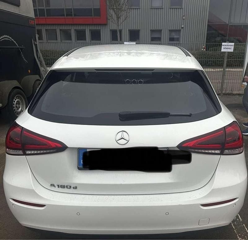 Gebraucht Mercedes 180 116 PS (85 kW) 2018 Weiß Limousine
