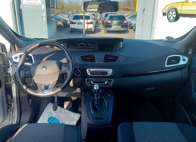 Gebraucht Renault Scénic III Initiale Paris 132 PS (97 kW) 2013 Silber Van / Kleinbus