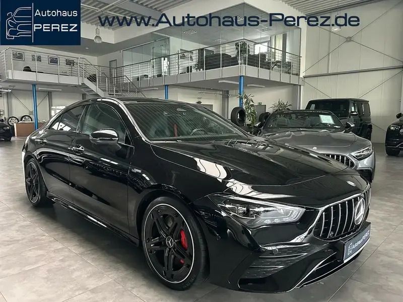 Kosmosschwarz metallic (metallic) Gebraucht 2023 Mercedes CLA35 AMG AMG Limousine | 52.879 € - Bild 1/4