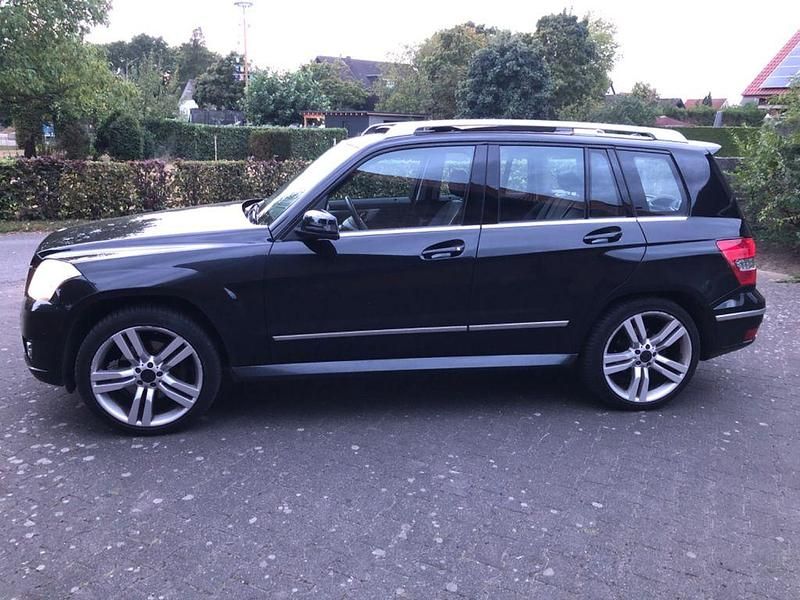 Schwarz Gebraucht 2008 Mercedes GLK350 SUV | 8.500 € (Etwas zu teuer) - Bild 1/4