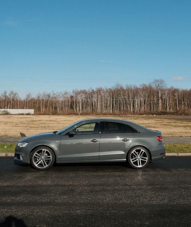 Gebraucht Audi A3 Sport 150 PS (110 kW) 2017 Grau Limousine